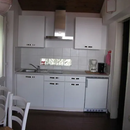 Apartma Ravbar *